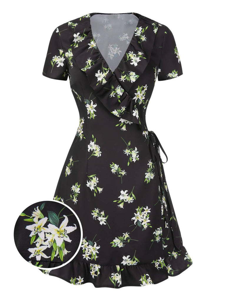 [Prévente] Robe noire à volants et col en V imprimé lys des années 1950