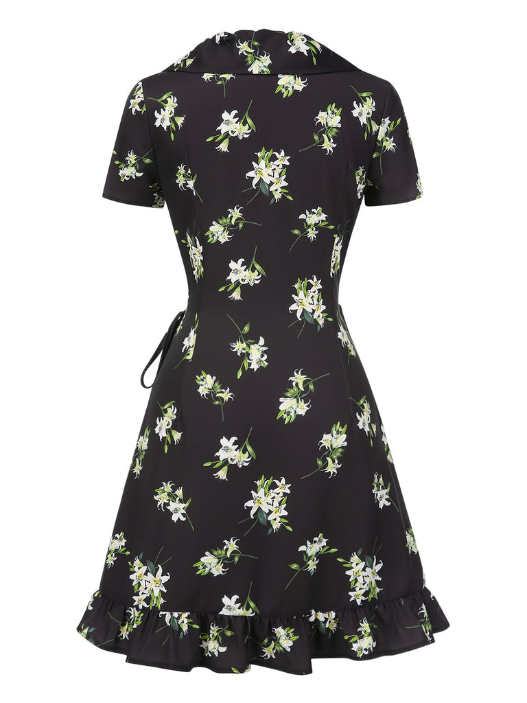 [Prévente] Robe noire à volants et col en V imprimé lys des années 1950