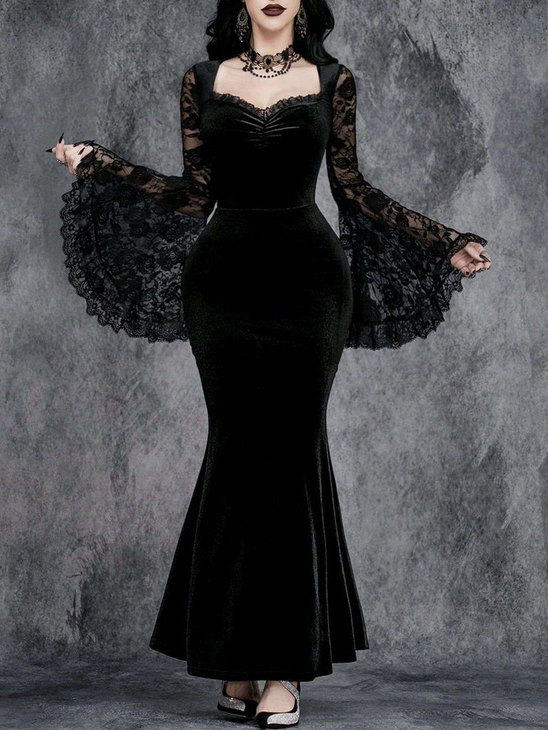 Robe sirène en velours noir à manches en dentelle des années 1930