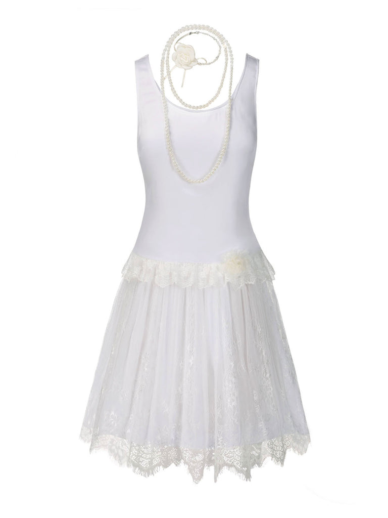 [Pré-vente] Robe patchwork blanche en dentelle des années 1920 avec collier de roses