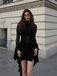 Robe victorienne noire en dentelle à manches gigot des années 1980