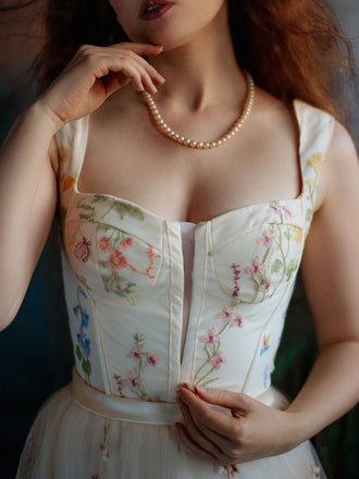 Robe en maille florale à lacets et baleines violette des années 1930