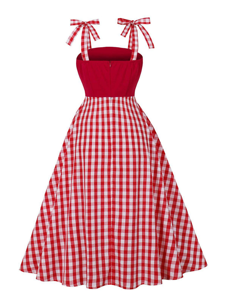 Robe rouge à carreaux à nouer sur les épaules années 1950
