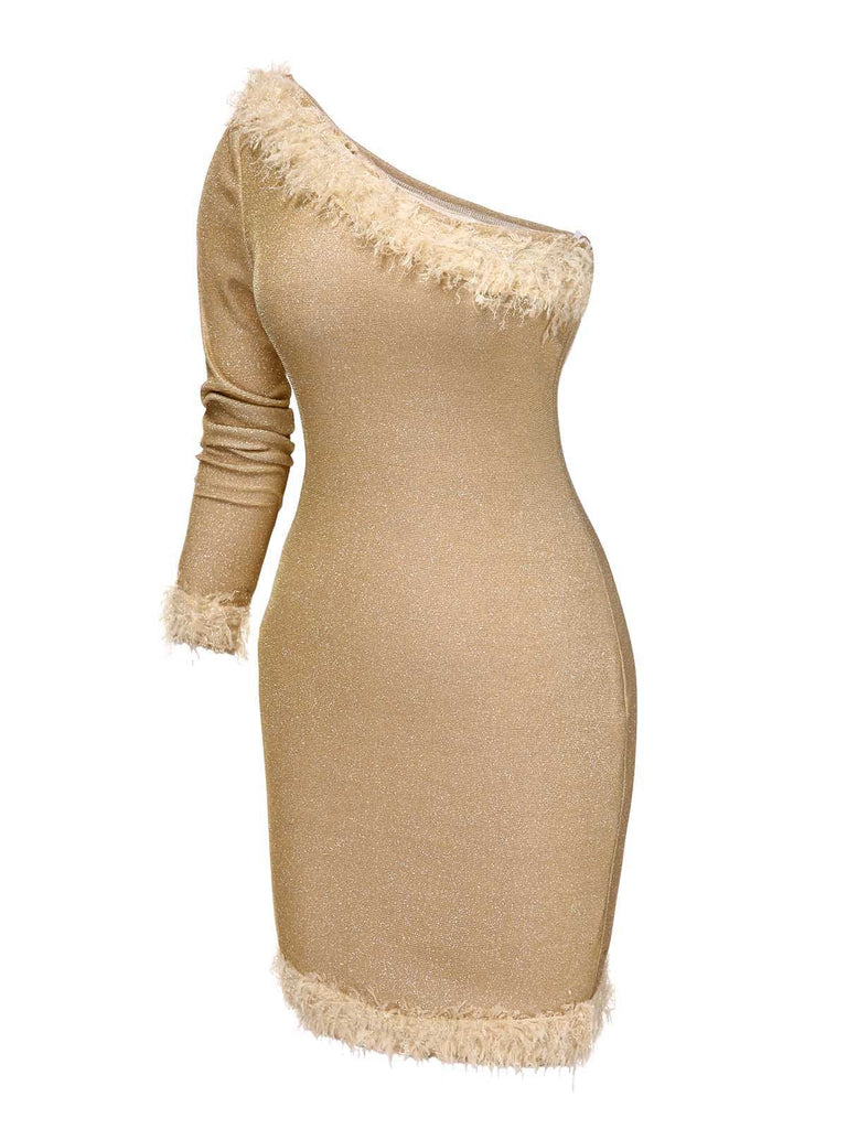 [Pré-vente] Robe moulante une épaule et col en fourrure pailletée dorée des années 1960