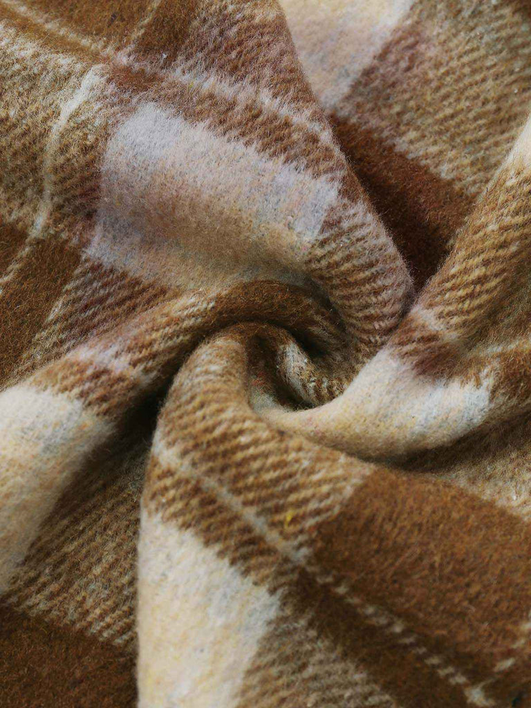 Robe marron à carreaux en maille à col noué années 1950