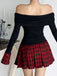 Robe plissée noire à carreaux tartan épaules dénudées des années 1960