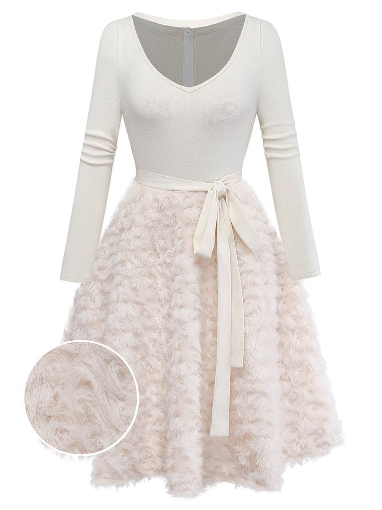 [Pré-vente] Robe patchwork en tricot et peluche à nœud col en trou de serrure beige années 1950