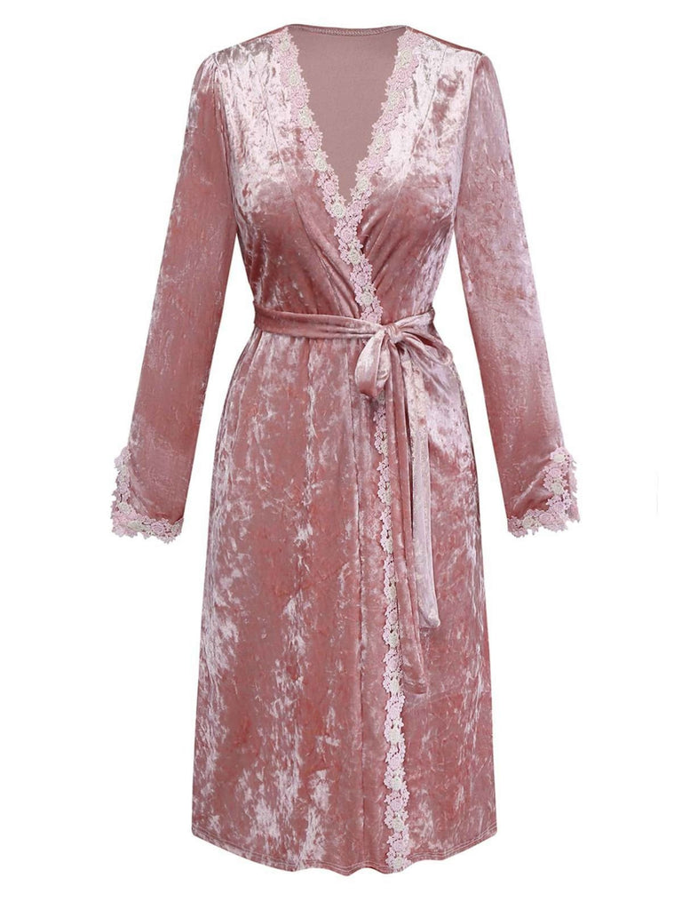 [Prévente] Peignoir rose en velours et dentelle brodé de fleurs des années 1930