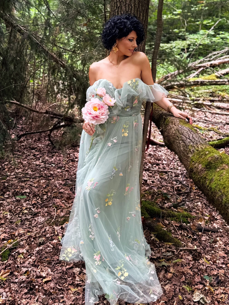 Robe fendue en tulle Bleue brodé de fleurs années 1970