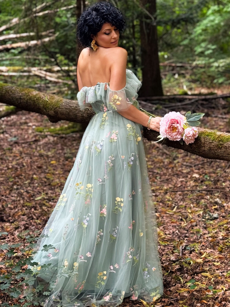 Robe fendue en tulle Bleue brodé de fleurs années 1970