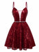 Robe en maille à paillettes col décolleté en V profond rouge vin des années 1950