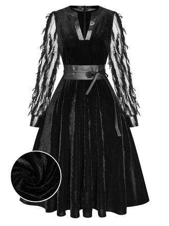 [Prévente] Robe en cuir manches transparentes à plumes col en V noir des années 50