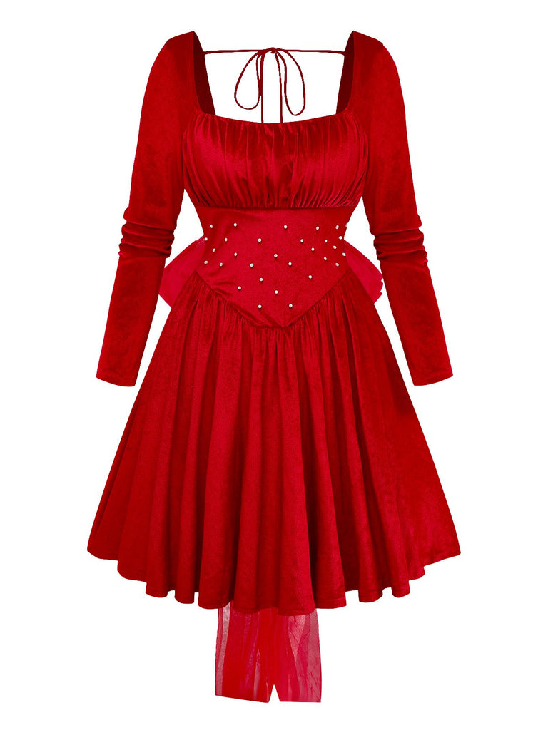 Robe rouge en velours ornée de perles et de tulle froncé avec nœud années 1950