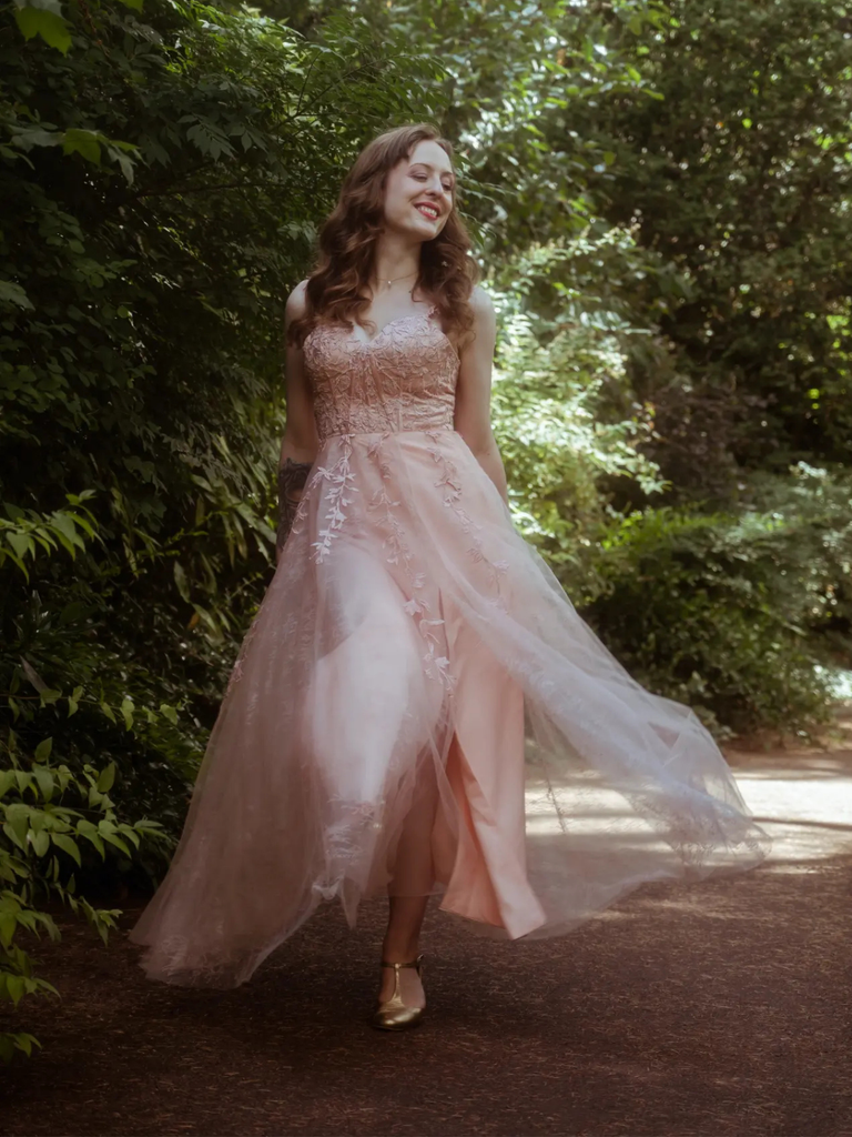 Robe longue rose tulle dentelle fines bretelles 1930s