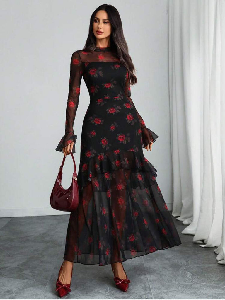 Robe longue noire fleurie à volants en maille années 1930