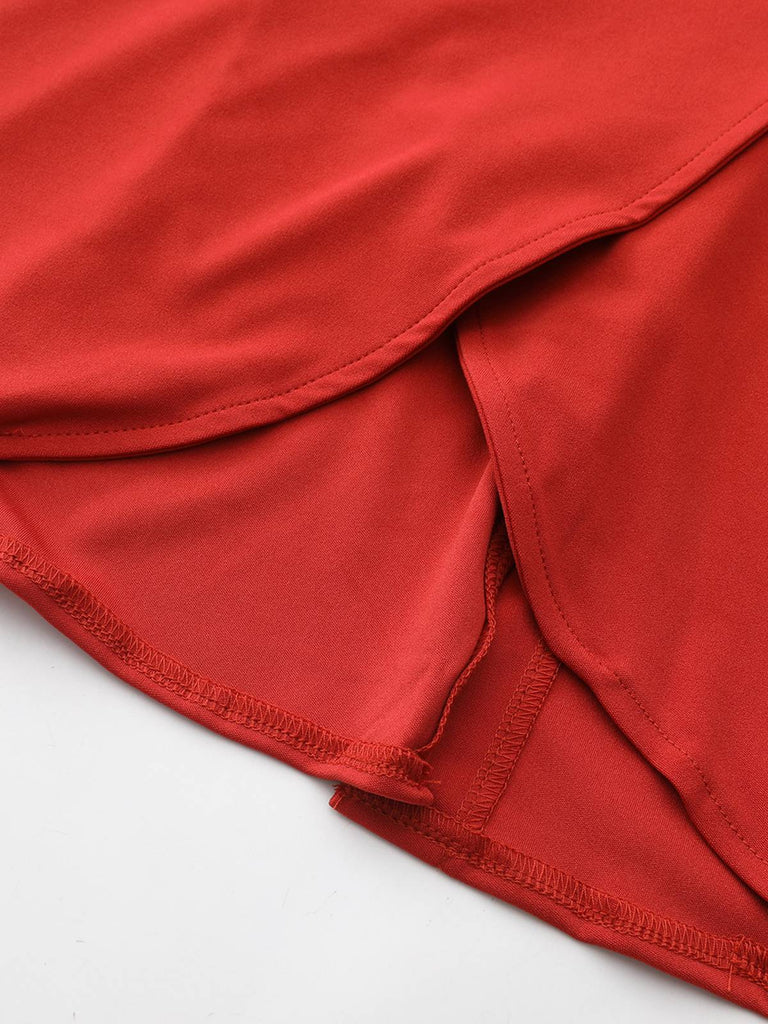 Manteau rouge à boutons en diagonale col montant des années 1940