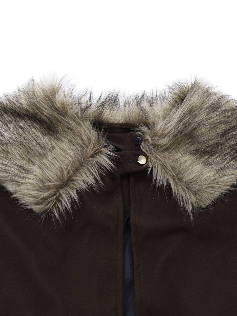 Manteau cape à revers en fausse fourrure des années 1960