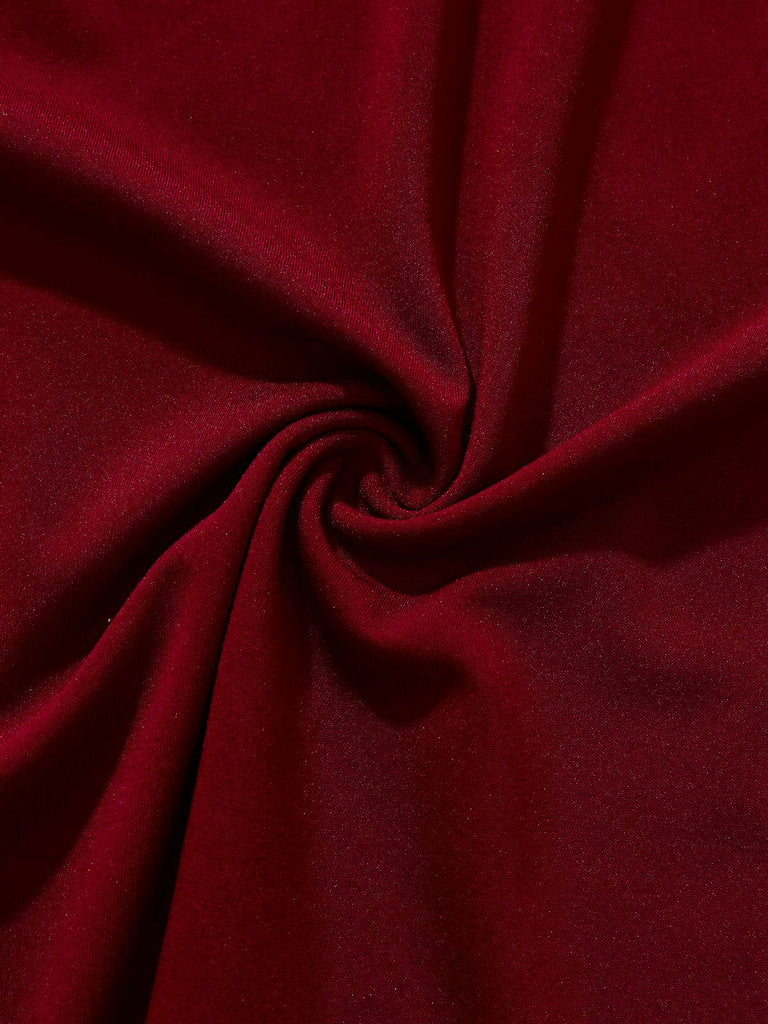 Robe moulante en résille paillettes unie et col en V années 1960