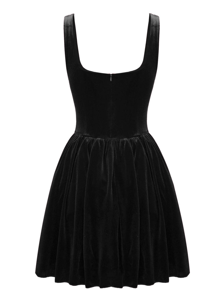 Robe courte en velours uni à col carré des années 1970