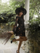 Robe à épaules dénudées manches cloche motif étoile lune et soleil années 80