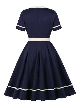 Robe bleu marine style nautique col carré avec ceinture des années 1950