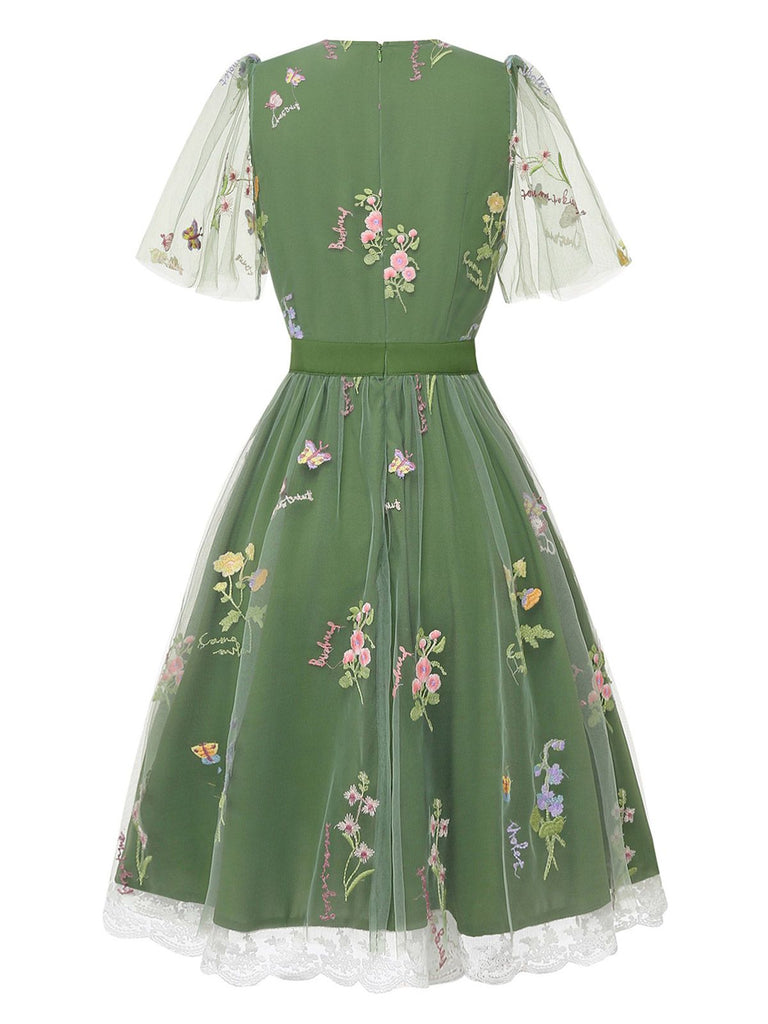[Prévente] Robe verte manches bouffantes et broderies florales en résille années 50