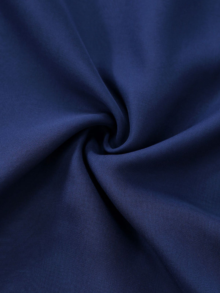 [Prévente] [Grande Taille] Robe en mousseline bleu marine décolleté en V et broche années 40