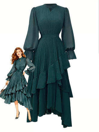 Robe plissée verte unie à ourlet volanté années 1950