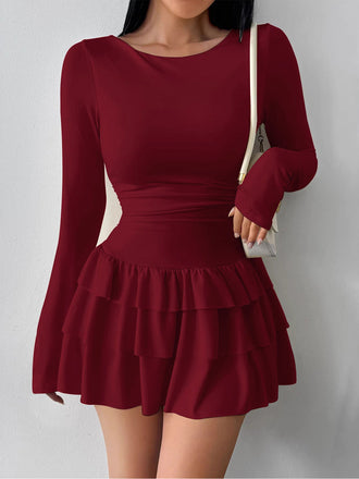 Robe courte froncée à la taille et volants étagés années 1980