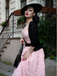 Robe midi rose fines bretelles floral années 1950