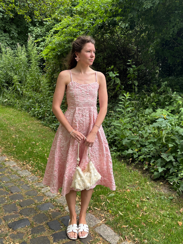 Robe midi bleu fines bretelles floral années 1950