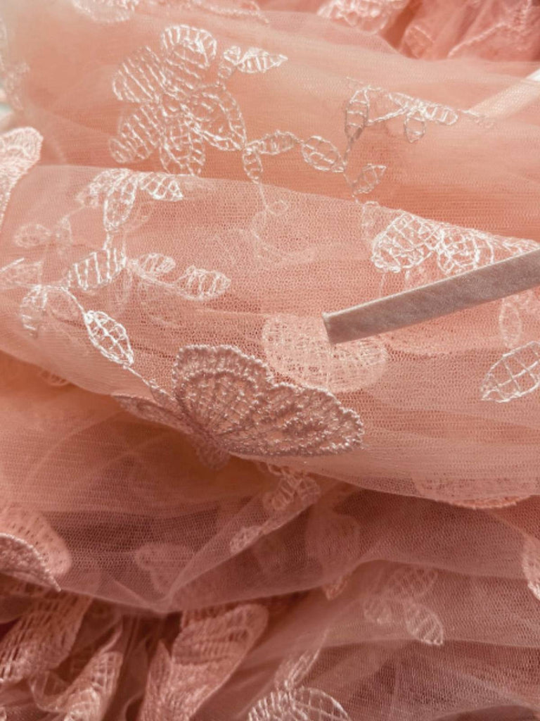 Robe longue en filet brodé floral à papillons années 30
