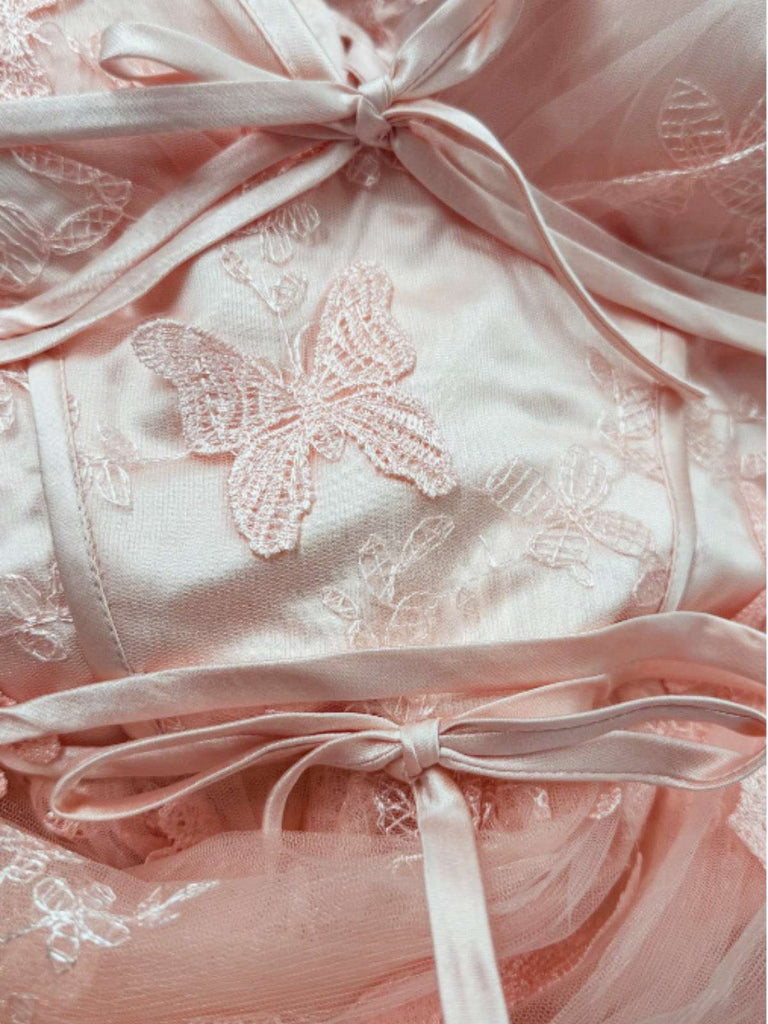Robe longue en filet brodé floral à papillons années 30