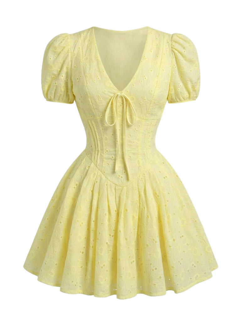Mini Robe en Coton Brodée à Manches Bouffantes Col V Jaune Années 1960 2