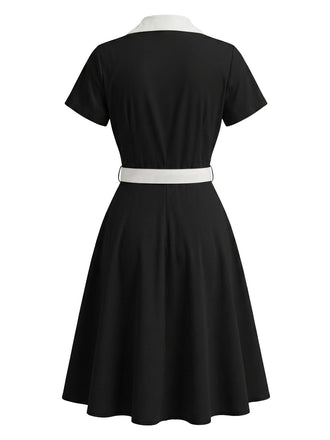 Robe Blanc Contrasté Revers Col Évasé Années 1950 5