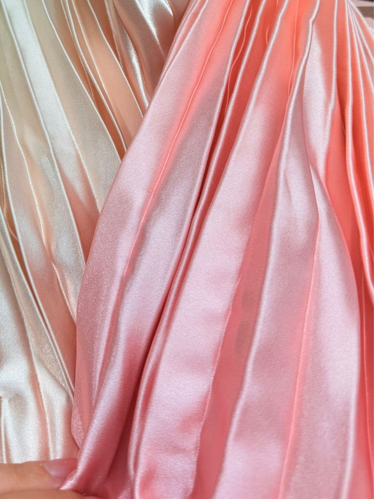 Robe longue rose et verte ombrée, plissée et sans bretelles à ourlet mouchoir années 1950