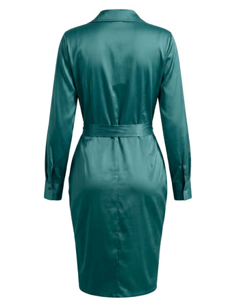Robe-chemise en satin à taille froncée et nouée années 1960 - 7