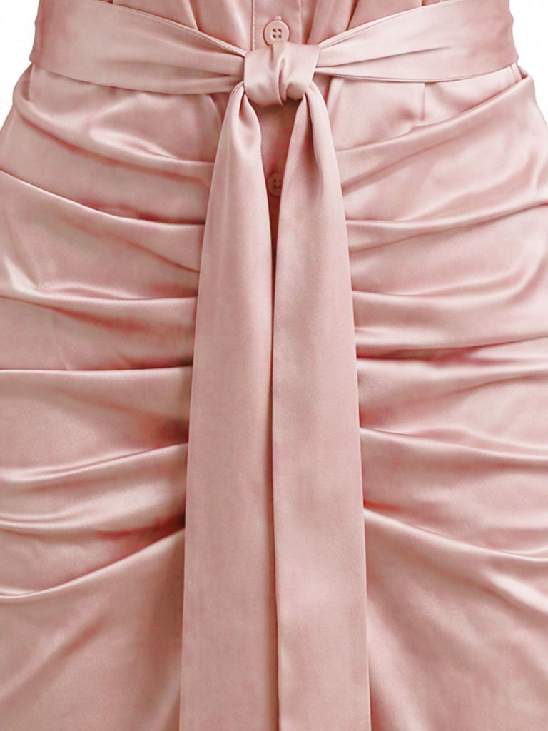 Robe-chemise en satin à taille froncée et nouée années 1960 - 5