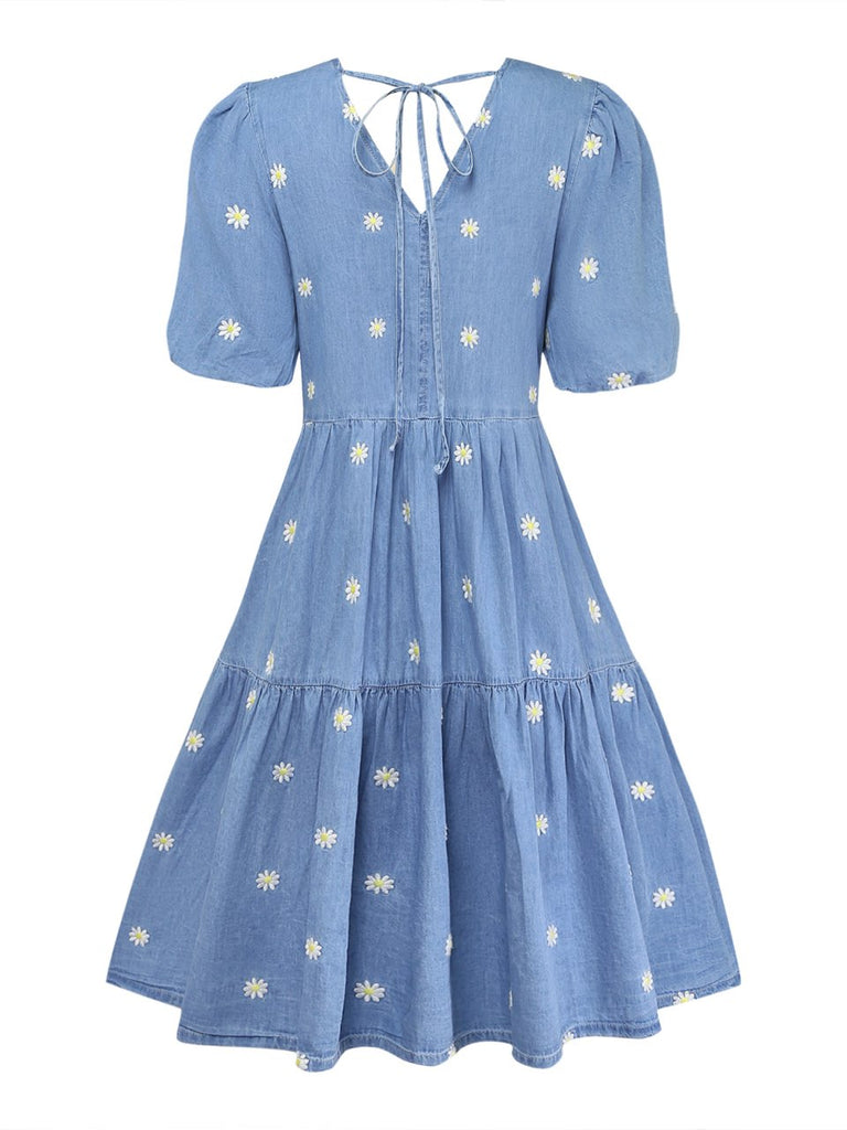 Robe Bleue Col V Marguerites Brodées Manches Bouffantes Années 1970 3