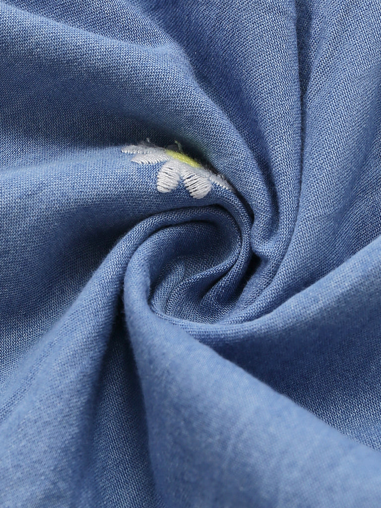Robe Bleue Col V Marguerites Brodées Manches Bouffantes Années 1970 7