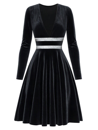[Prévente] Robe noire en velours à col V et taille argentée années 1980