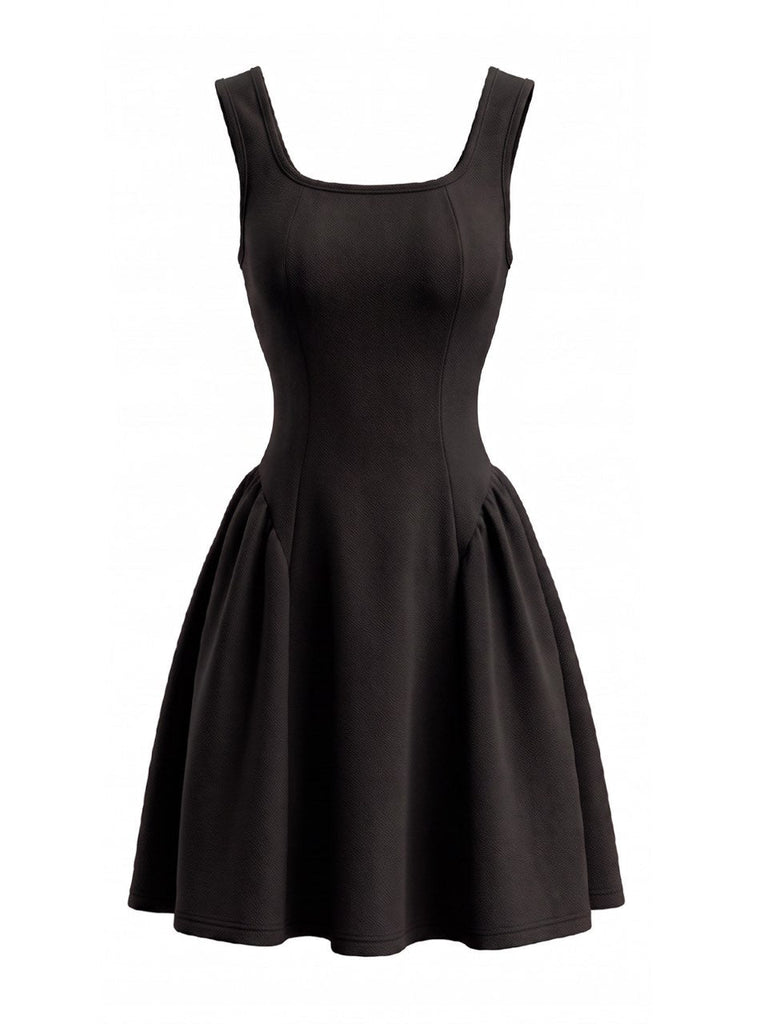 Robe courte unie à col carré années 1950