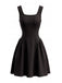 Robe courte unie à col carré années 1950