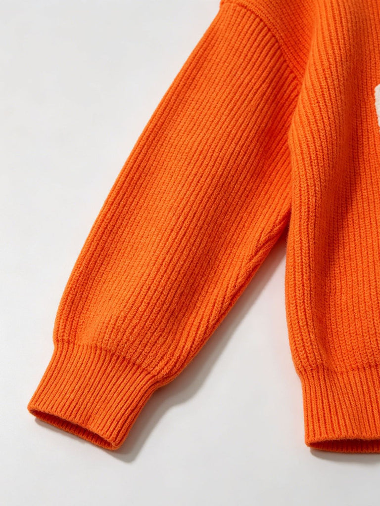 Pull orange en maille à col rond et imprimé lettres années 1940