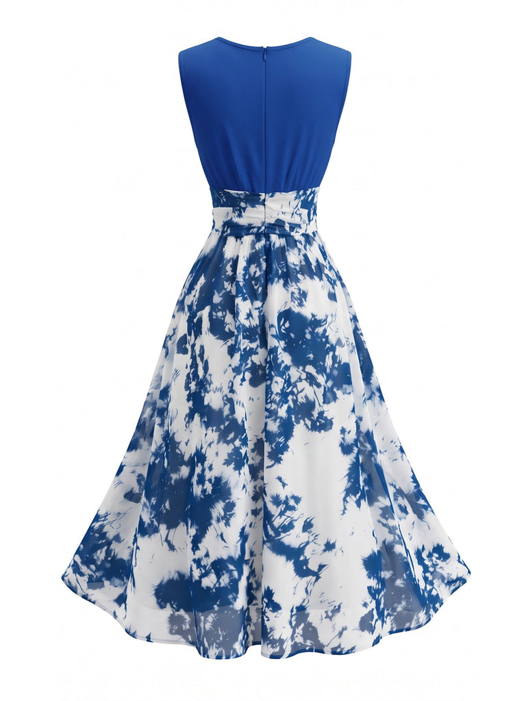 Robe évasée bleue à imprimé floral et col V plongeant années 1950
