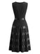 Robe noire ajustée sans manches à col rond et bordure satinée années 1950 - 3
