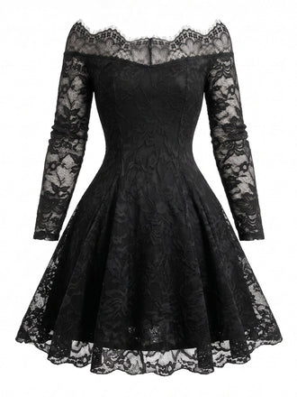 Robe noire à épaules dénudées, dentelle fleurie et effet illusion années 1950