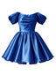 Mini-robe de princesse satin bleu roi manches bouffantes années 50
