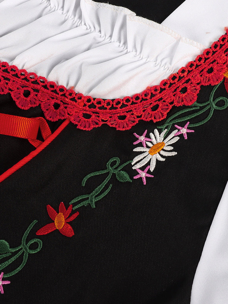 Ensemble 2 pièces rouge avec robe à broderie florale ethnique et tablier années 1950