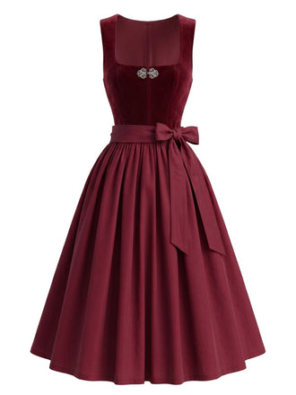 Robe bordeaux en velours à col carré avec tablier années 1950